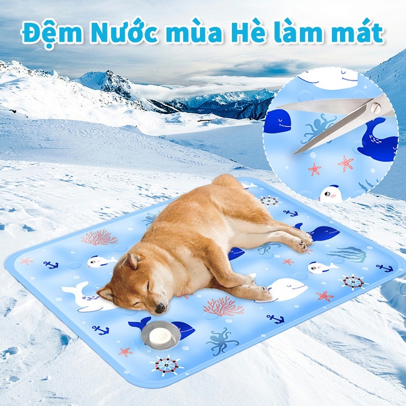 chó nằm trên nệm làm mát chống nóng rất thoải mái